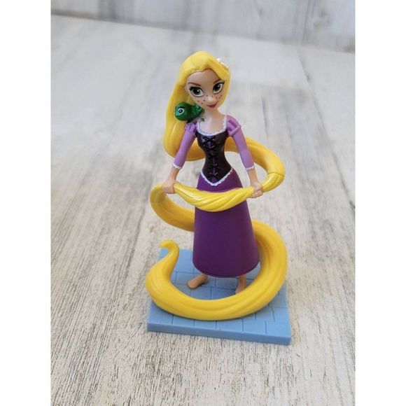 Jakks Disney Rapunzel Tangled Pascal Pixar toy figure - Picture 1 of 6